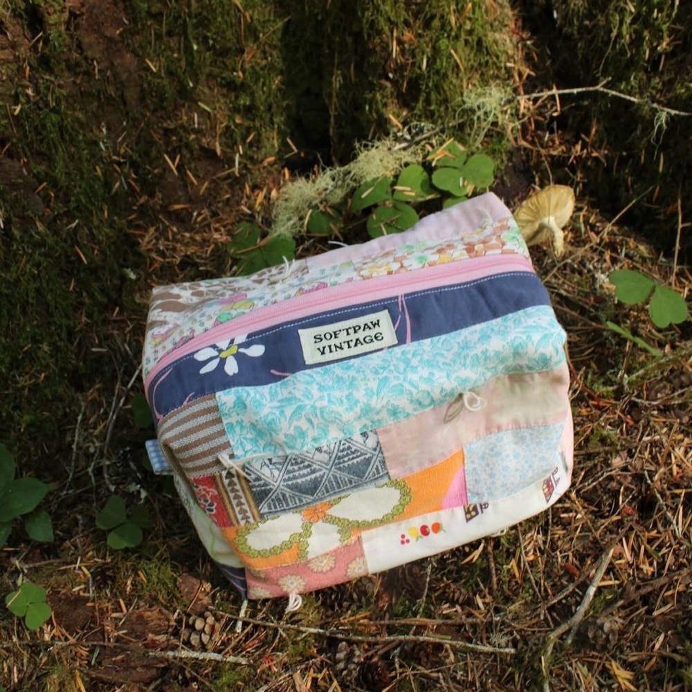 Softpaw Vintage handmade cosmetic case